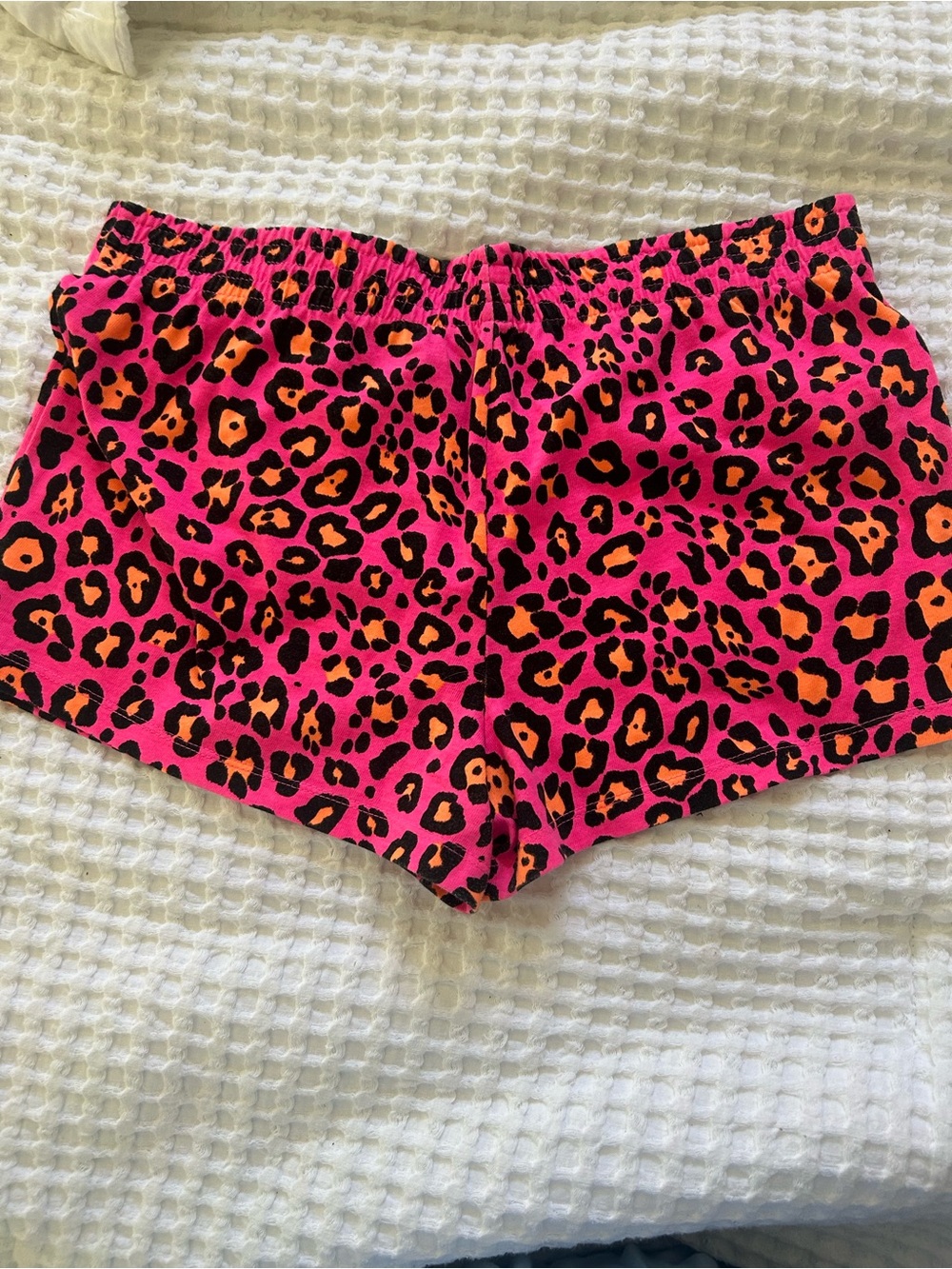 Women’s Sz L No Boundaries Hot Pink and Orange Leopard Print Athletic Shorts - Picture 2 of 3